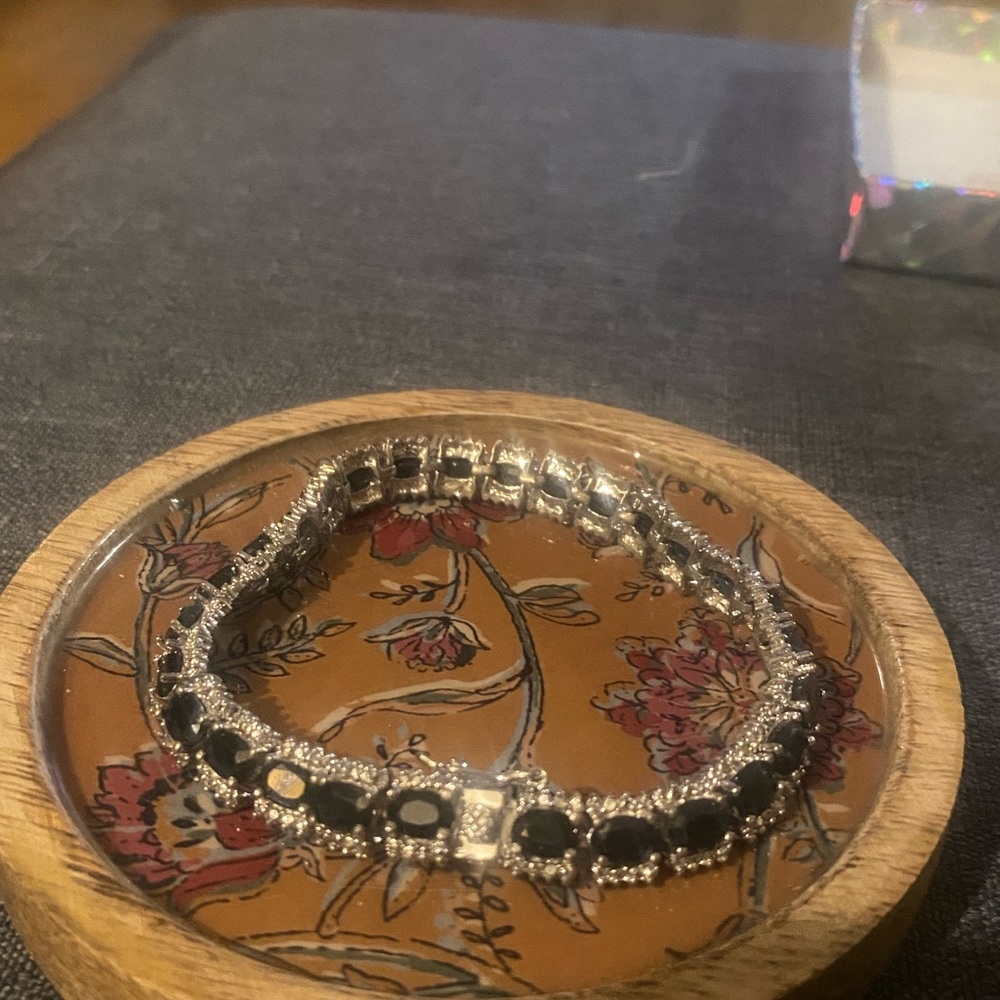 Tennis bracelet